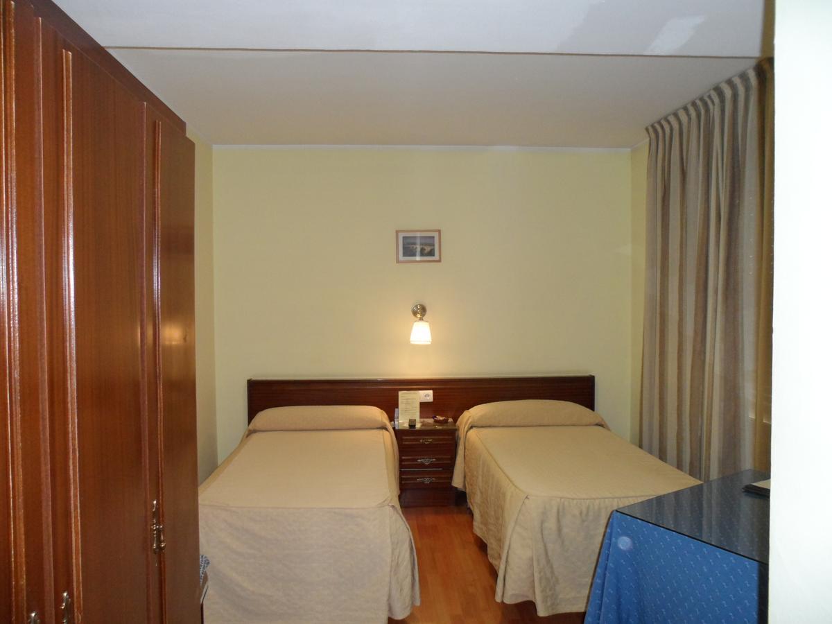 Hostal Coruna Astorga Exteriör bild