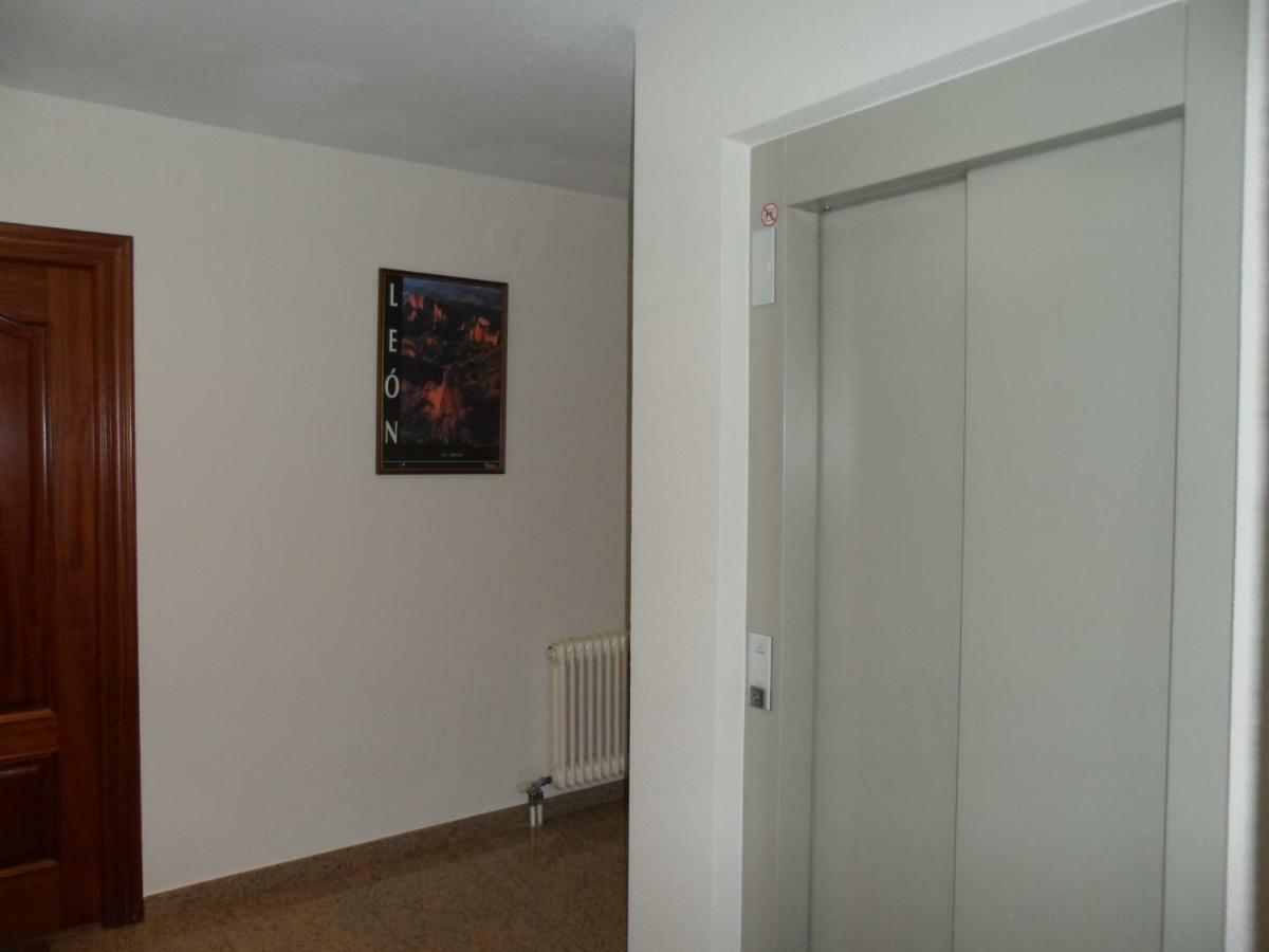 Hostal Coruna Astorga Exteriör bild