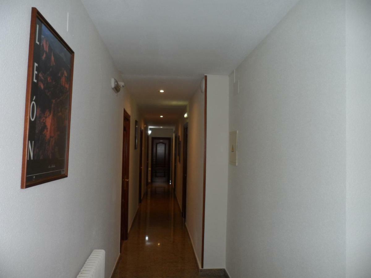 Hostal Coruna Astorga Exteriör bild